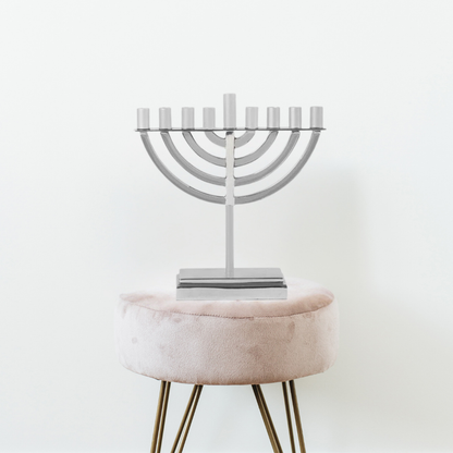 חנוכיה קלאסית גדולה בגוון טבעי