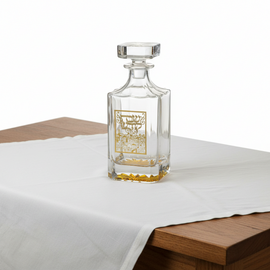 בקבוק יין מקריסטל עם עיטור העיר ירושלים