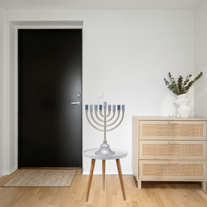 חנוכיה קלאסית עם קנים בגוון אפור